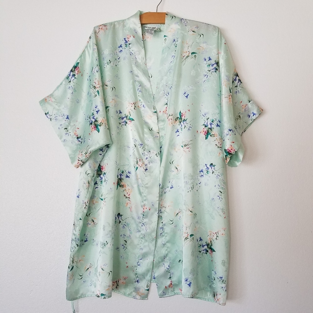 Vintage kimono style floral silky satin robe pastel mint green
